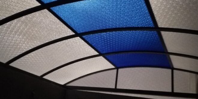 مظلات مسابح