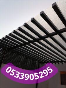 مظلات خشبية وحديدية