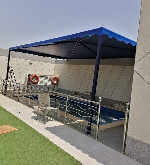 مظلات المسابح