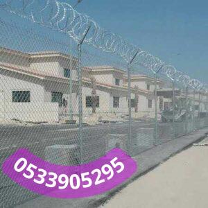 تركيب أسوار شبكية للمزارع عالية التحمل