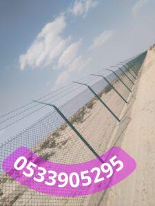 تنفيذ أسوار شبكية متعددة الطوابق