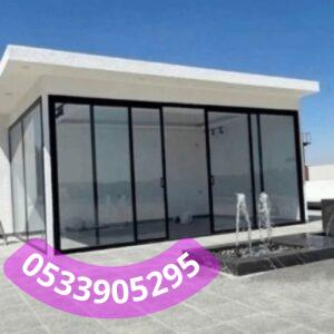 كيف تختار المقاول المناسب لإنشاء مجالس ساندوتش بانل حديثة جدة؟